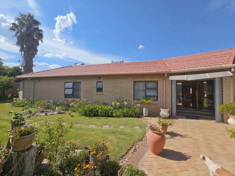 4 Bedroom Property for Sale in Ladybrand Free State